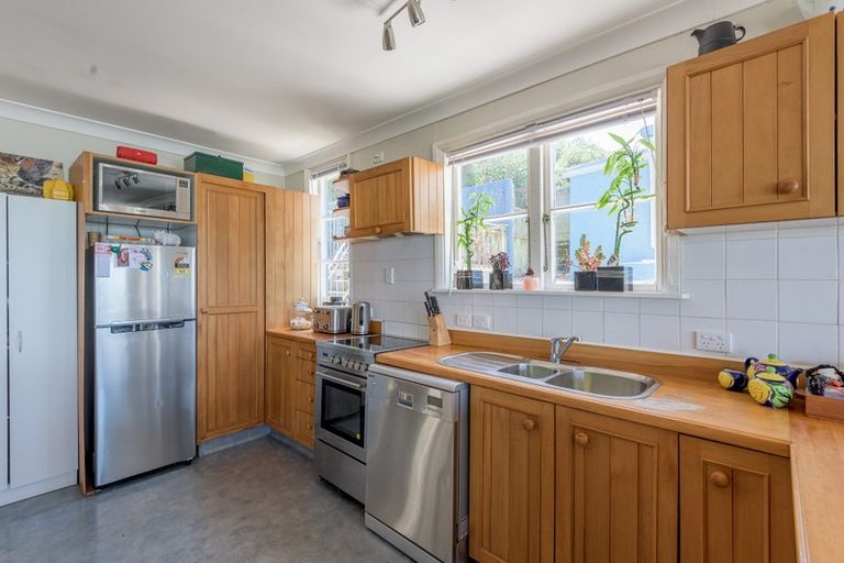 Photo of property in 148 The Esplanade, Houghton Bay, Wellington, 6023