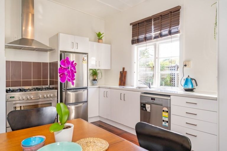 Photo of property in 8 Pitt Street, Moera, Lower Hutt, 5010