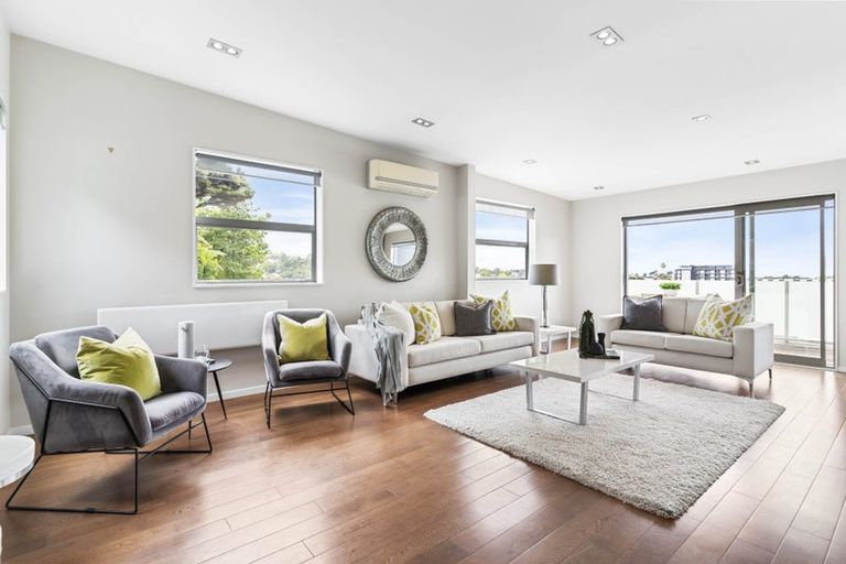 Photo of property in Wilk Heights, 7/8 Wilk Lane, Browns Bay, Auckland, 0630