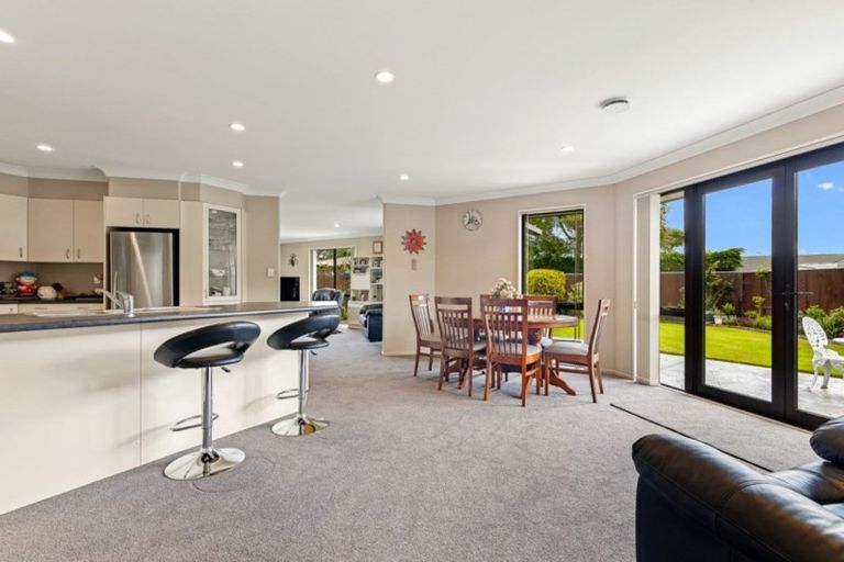 Photo of property in 17 Calvandra Grove, Rangiora, 7400