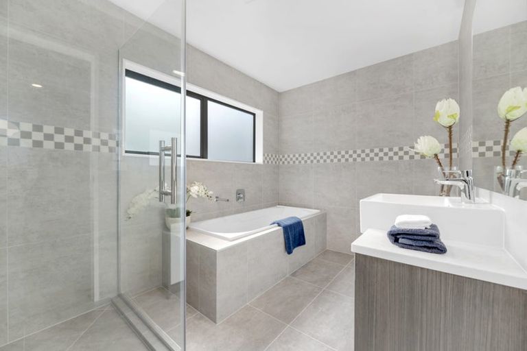 Photo of property in 26 Hikuawa Road, Flat Bush, Auckland, 2019