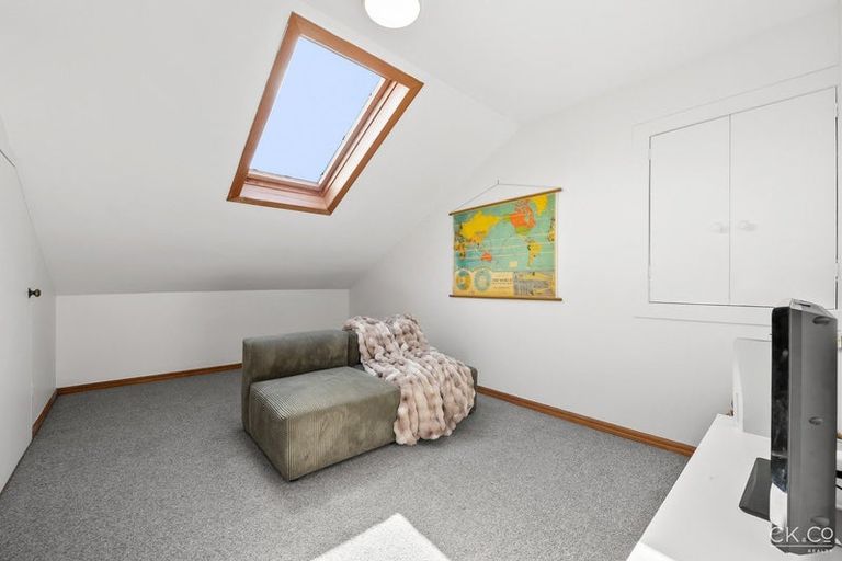 Photo of property in 2 Barton Road, Heretaunga, Upper Hutt, 5018