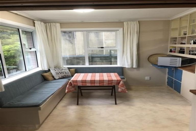 Photo of property in 124 Helston Road, Paparangi, Wellington, 6037