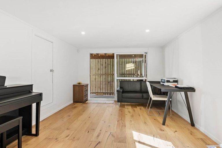 Photo of property in 19 Diana Drive, Glenfield, Auckland, 0627