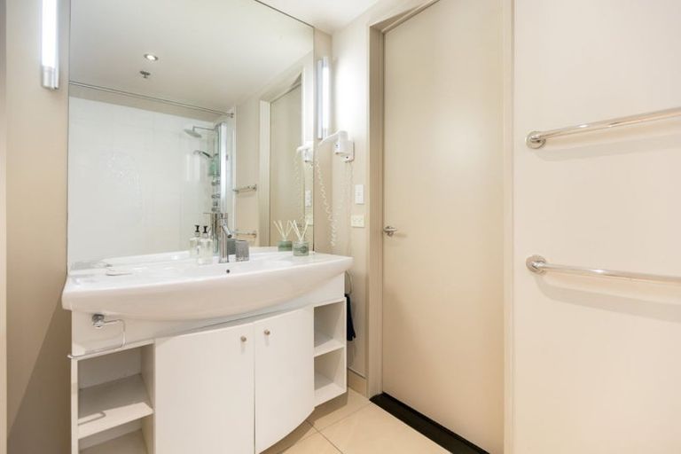 Photo of property in 1/6d Durham Street, Tauranga, 3110