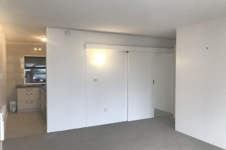 Photo of property in Melksham Towers, 102/131 Brougham Street, Mount Victoria, Wellington, 6011