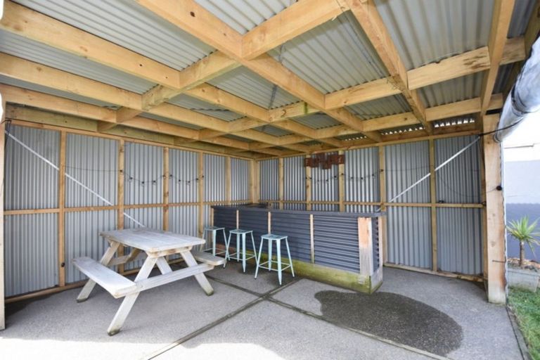 Photo of property in 216 Conyers Street, Strathern, Invercargill, 9812