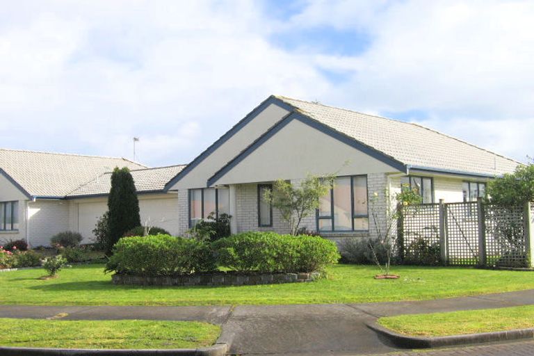 Photo of property in 3 Fernbrook Close, Burswood, Auckland, 2013