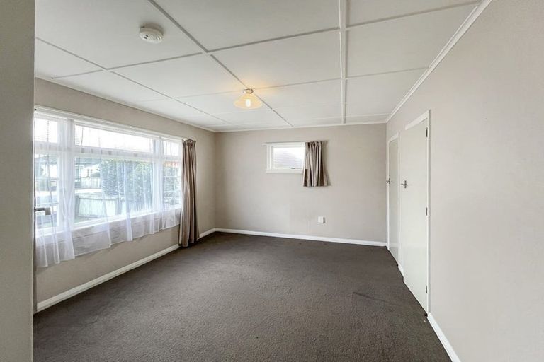 Photo of property in 17 Rewa Street, Takaro, Palmerston North, 4412