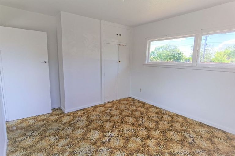 Photo of property in 94 Avondale Road, Avondale, Christchurch, 8061