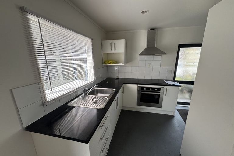 Photo of property in 344 Roscommon Road, Clendon Park, Auckland, 2103