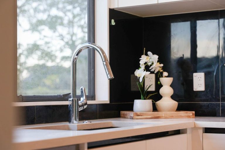 Photo of property in 2/20 Beach Road, Mellons Bay, Auckland, 2014