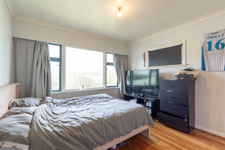 Photo of property in 2 Gloucester Street, Takaro, Palmerston North, 4412