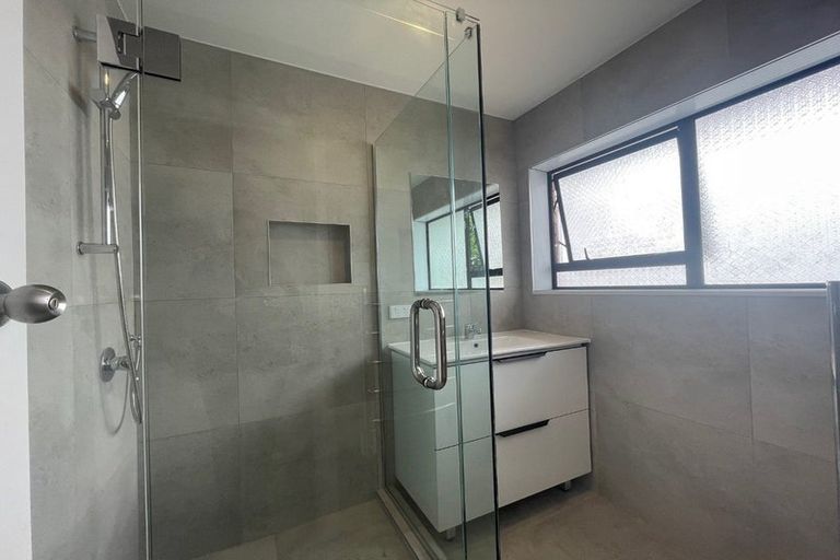 Photo of property in 2/9 Norman Spencer Drive, Papatoetoe, Auckland, 2104