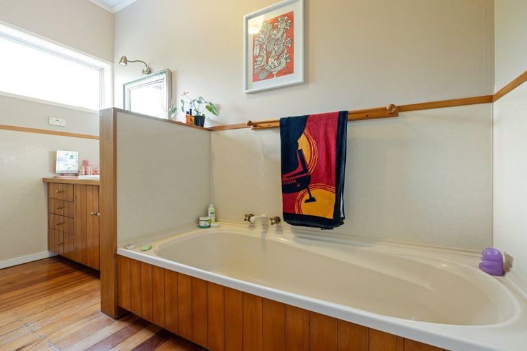 Photo of property in 20 Bolmuir Road, Forest Lake, Hamilton, 3200