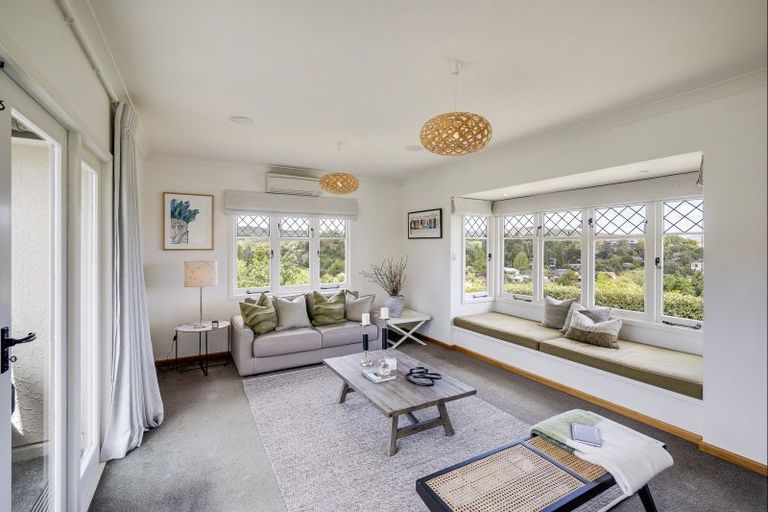 Photo of property in 44 Busby Hill, Havelock North, 4130