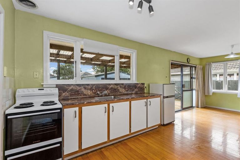 Photo of property in 16 Glencoe Street, Burnside, Christchurch, 8053