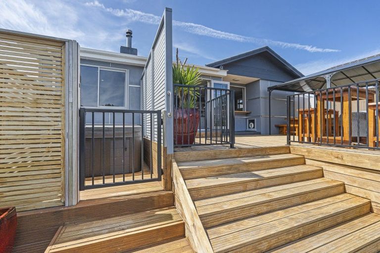 Photo of property in 17 Tainui Street, Welbourn, New Plymouth, 4312