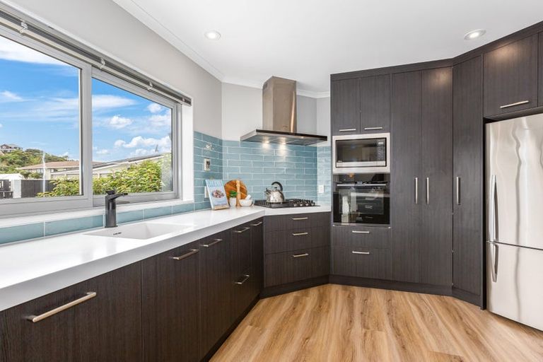 Photo of property in 9a Observatory Close, Whitby, Porirua, 5024