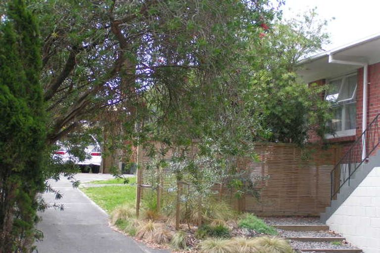 Photo of property in 2/36 Harley Close, Hauraki, Auckland, 0622