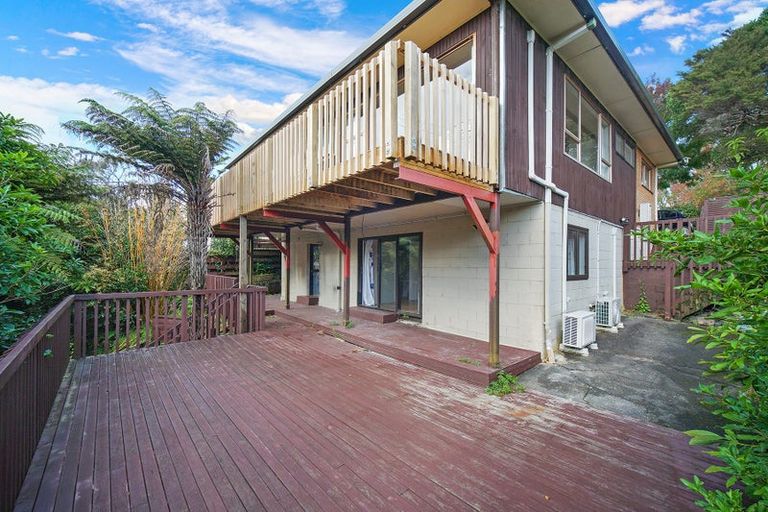 Photo of property in 12 Glenbush Place, Birkenhead, Auckland, 0626