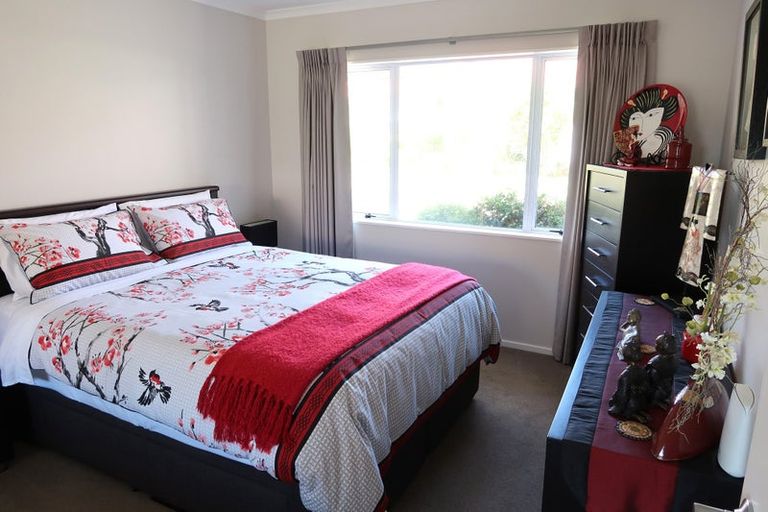 Photo of property in 36 Gillett Place, Botany Downs, Auckland, 2014