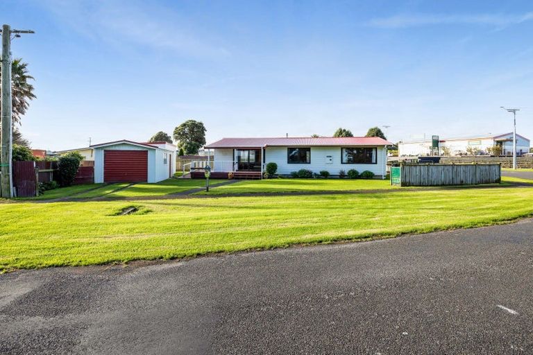 Photo of property in 1 Domett Street, Opunake, 4616