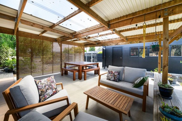 Photo of property in 6 Pukatea Place, Milson, Palmerston North, 4414