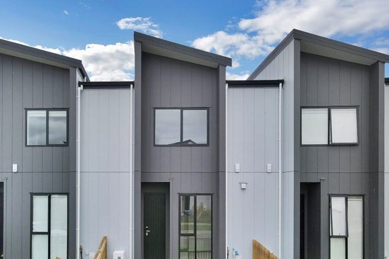 Photo of property in 65 Minhas Road, Papakura, 2110