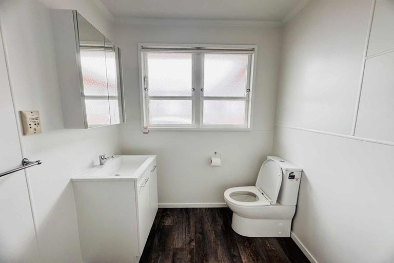 Photo of property in 676 Main Street, Palmerston North, 4414