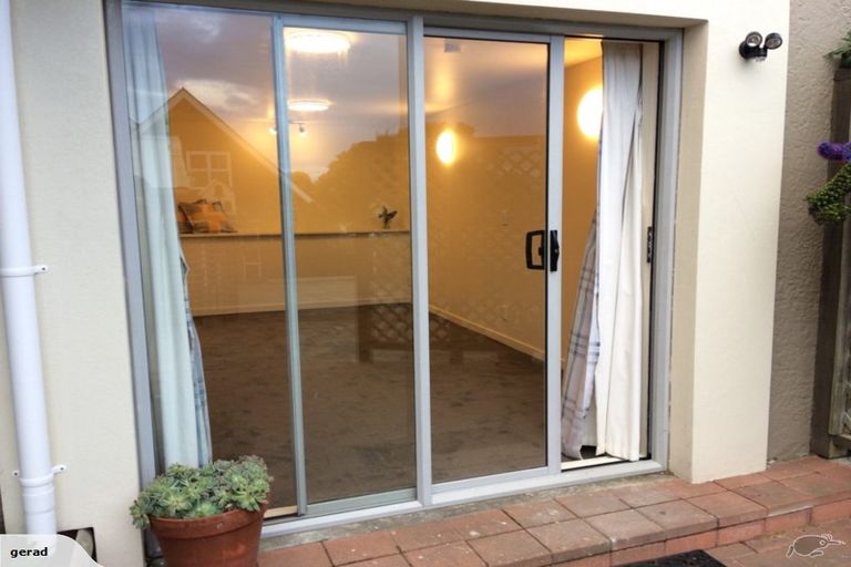 Photo of property in 27a Pinnacle Street, Seatoun, Wellington, 6022