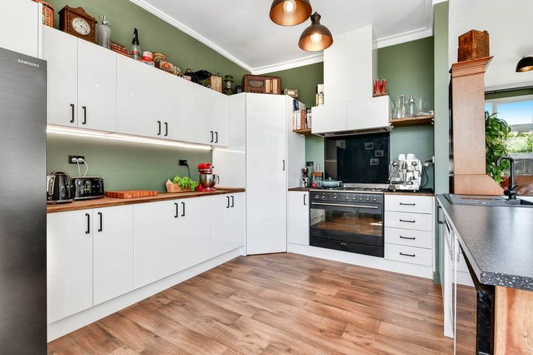 Photo of property in 4 Forlong Rise, Helensville, 0800