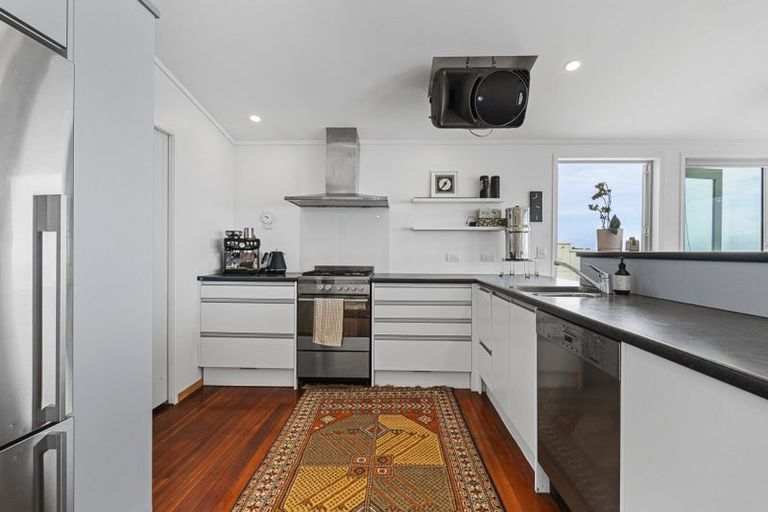 Photo of property in 43 Messenger Terrace, Oakura, 4314