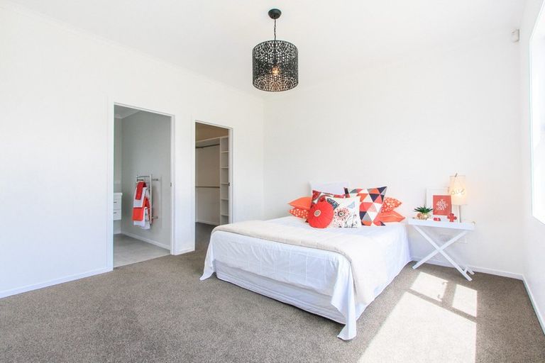 Photo of property in 12 Stewart Crescent, Hokowhitu, Palmerston North, 4410