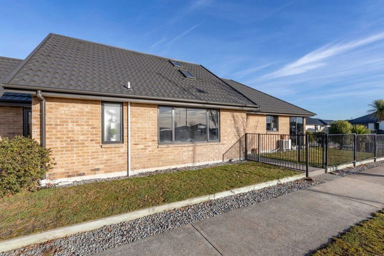Photo of property in 42 Whakatipu Street, Pegasus, 7612