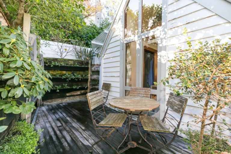 Photo of property in 28 Ascot Street, Thorndon, Wellington, 6011