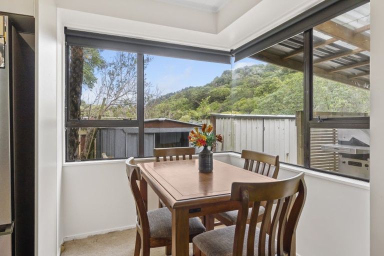 Photo of property in 37 Hookway Grove, Paraparaumu, 5032