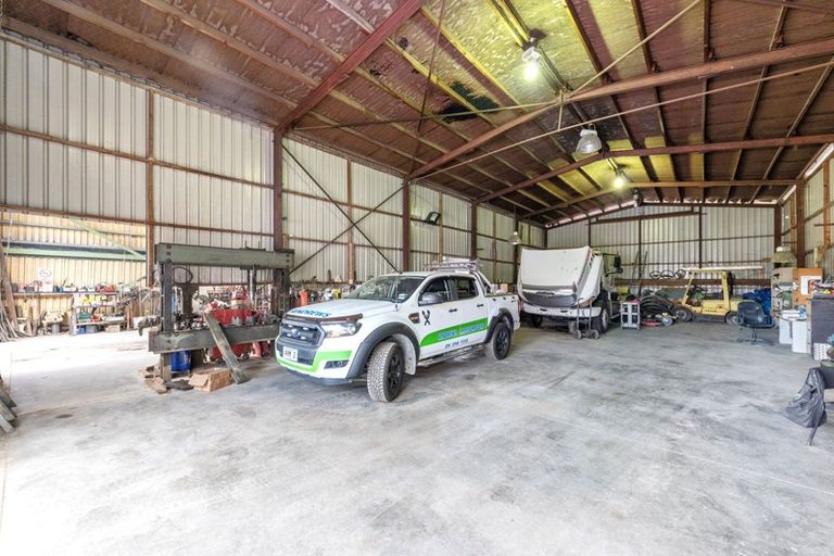 Photo of property in 240 Sutton Road, Drury, 2113