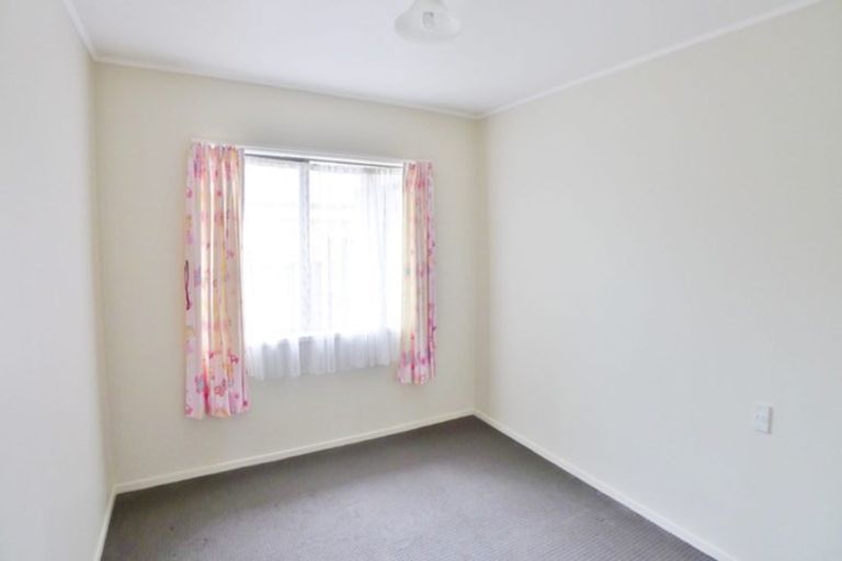 Photo of property in 1 Palomino Drive, Henderson, Auckland, 0612