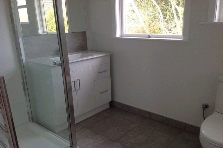 Photo of property in 26 Eskdale Road, Birkdale, Auckland, 0626