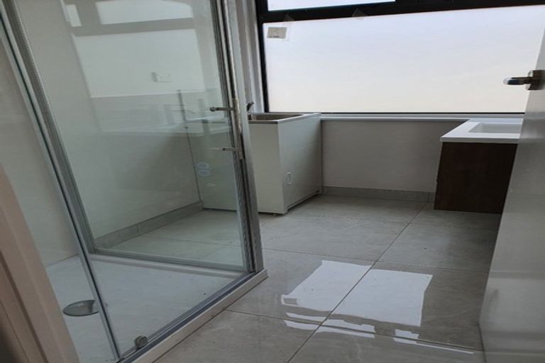 Photo of property in 13 Wylie Avenue, Sunnynook, Auckland, 0620