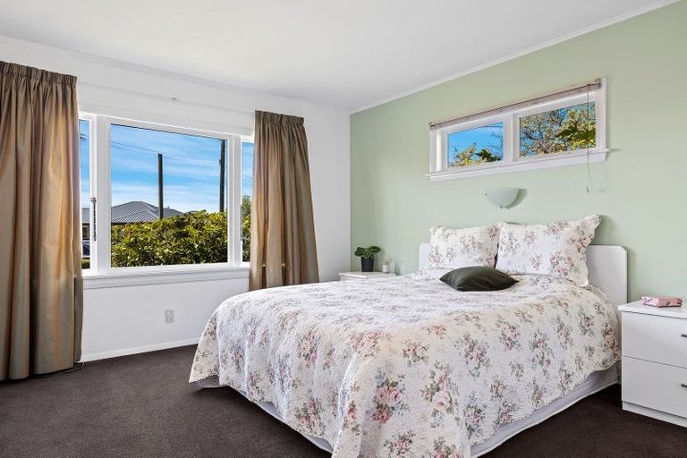 Photo of property in 6 Nyoli Street, Northcote, Christchurch, 8052