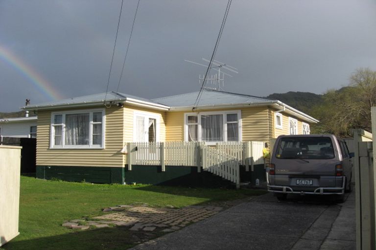 Photo of property in 91 Wainuiomata Road, Wainuiomata, Lower Hutt, 5014