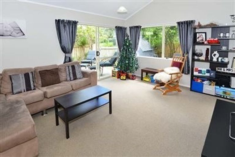 Photo of property in 3/372 Whangaparaoa Road, Stanmore Bay, Whangaparaoa, 0932