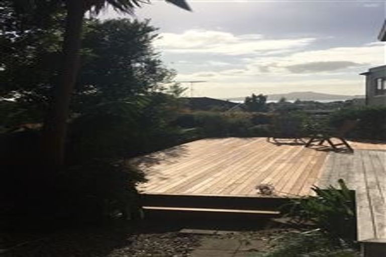 Photo of property in 28b Bevyn Street, Castor Bay, Auckland, 0620