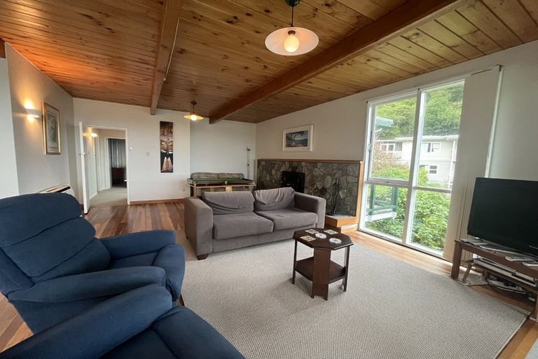 Photo of property in 34 Nikau Street, Eastbourne, Lower Hutt, 5013