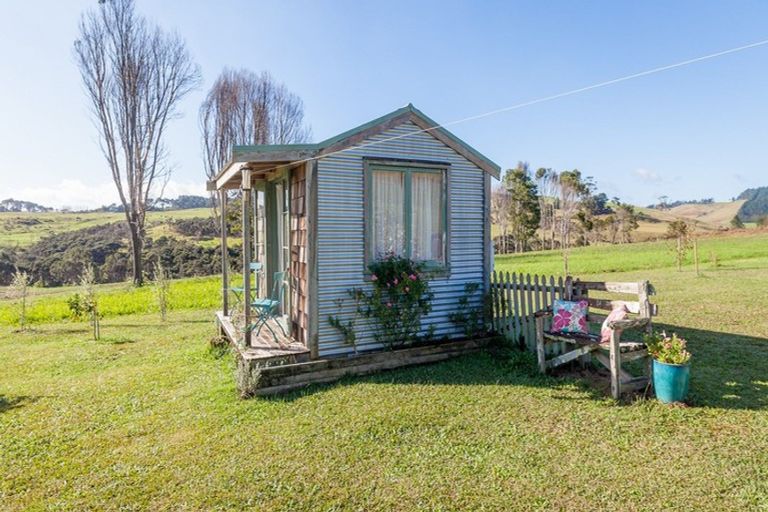 Photo of property in 4 Amelie Place, Coopers Beach, 0420