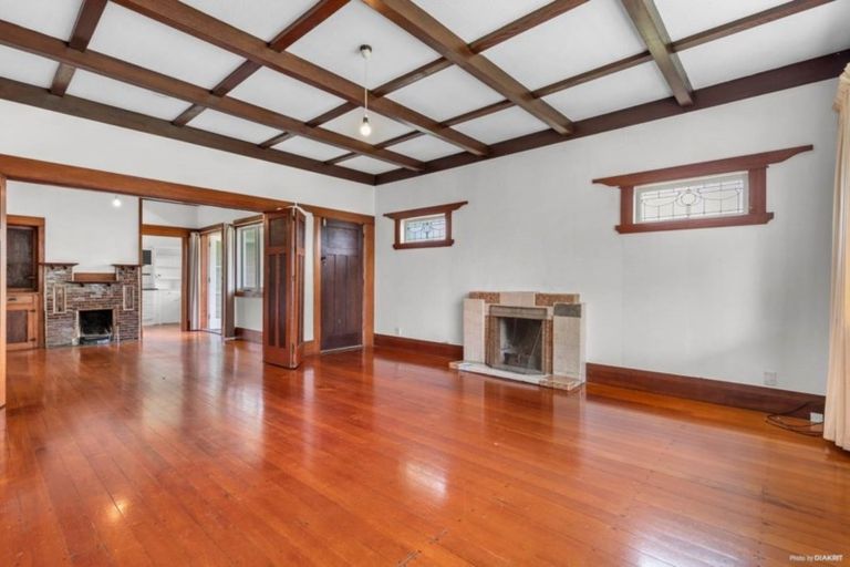 Photo of property in 49 Maungakiekie Avenue, Greenlane, Auckland, 1051