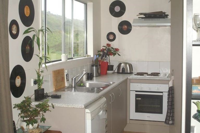 Photo of property in 8a Winnipeg Way, Kingston, Wellington, 6021