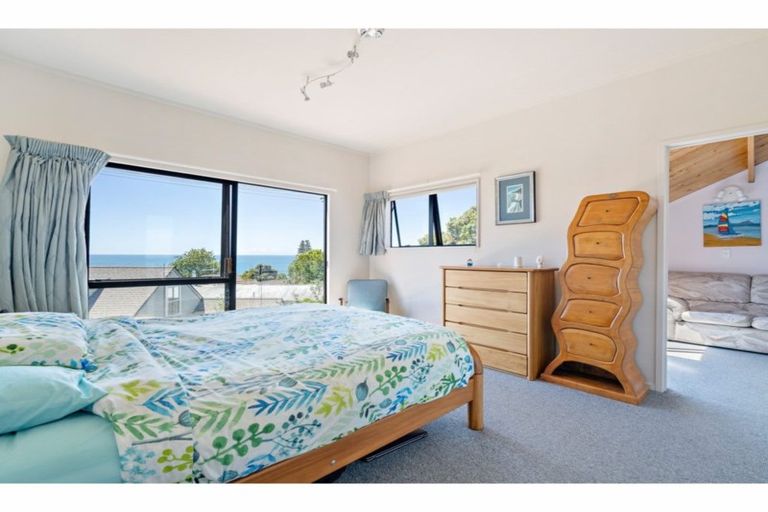 Photo of property in 15 Park Rise, Campbells Bay, Auckland, 0630